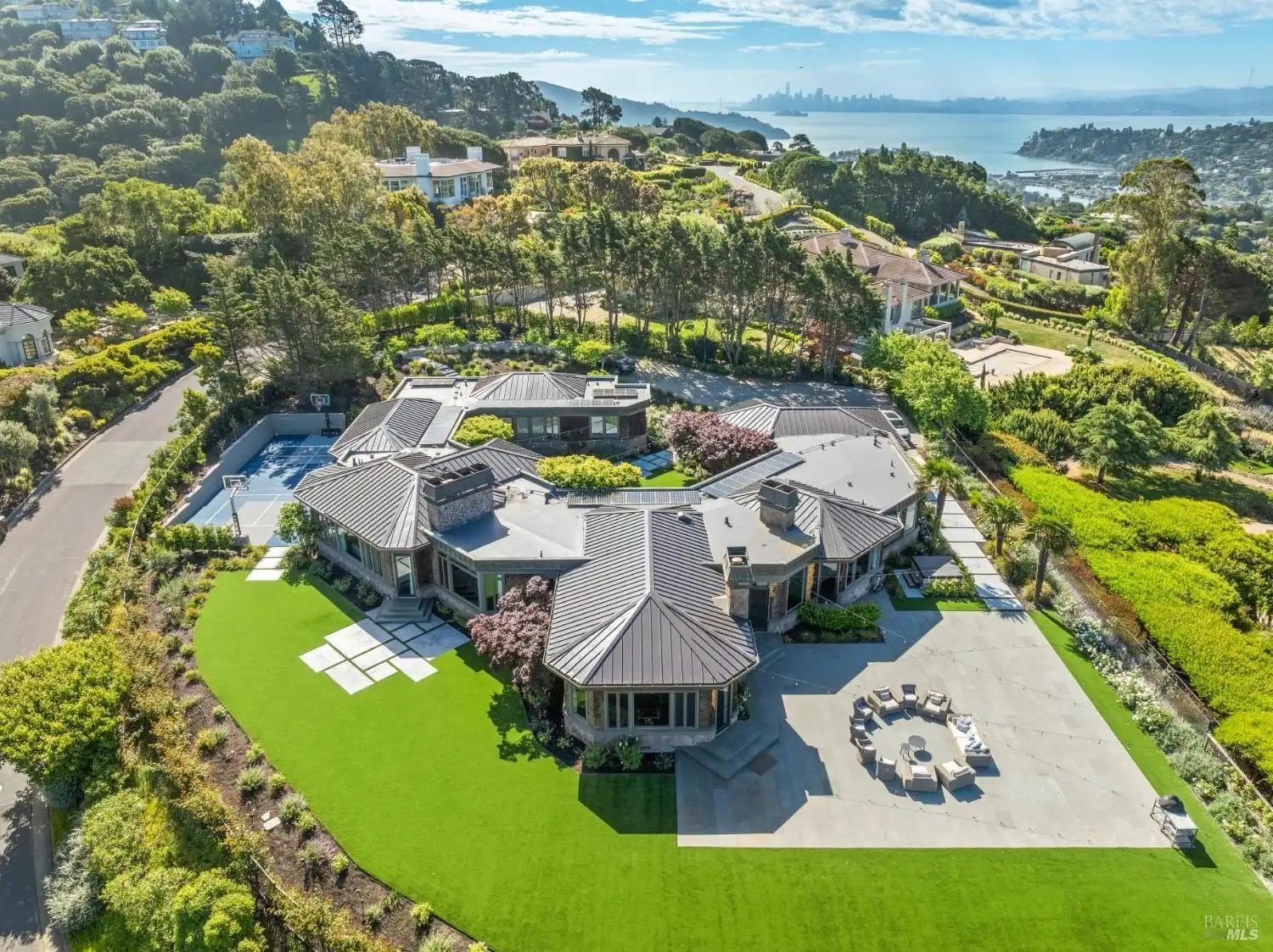 138 Gilmartin Dr Tiburon, CA 94920 photo 2