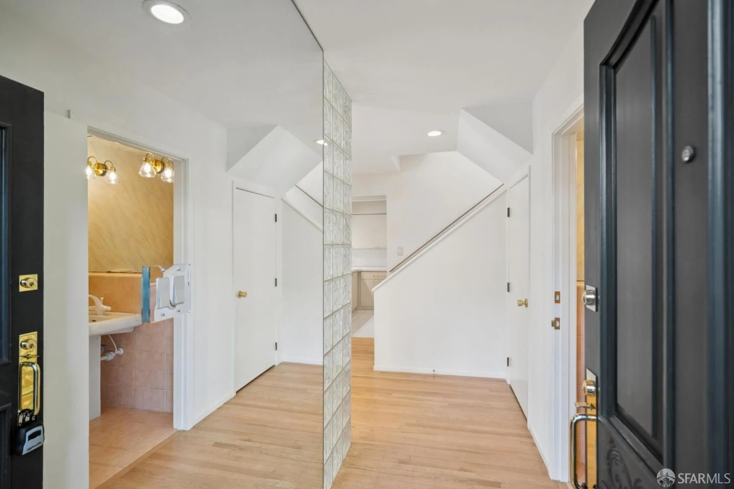 123 E Santa Inez Ave photo 4