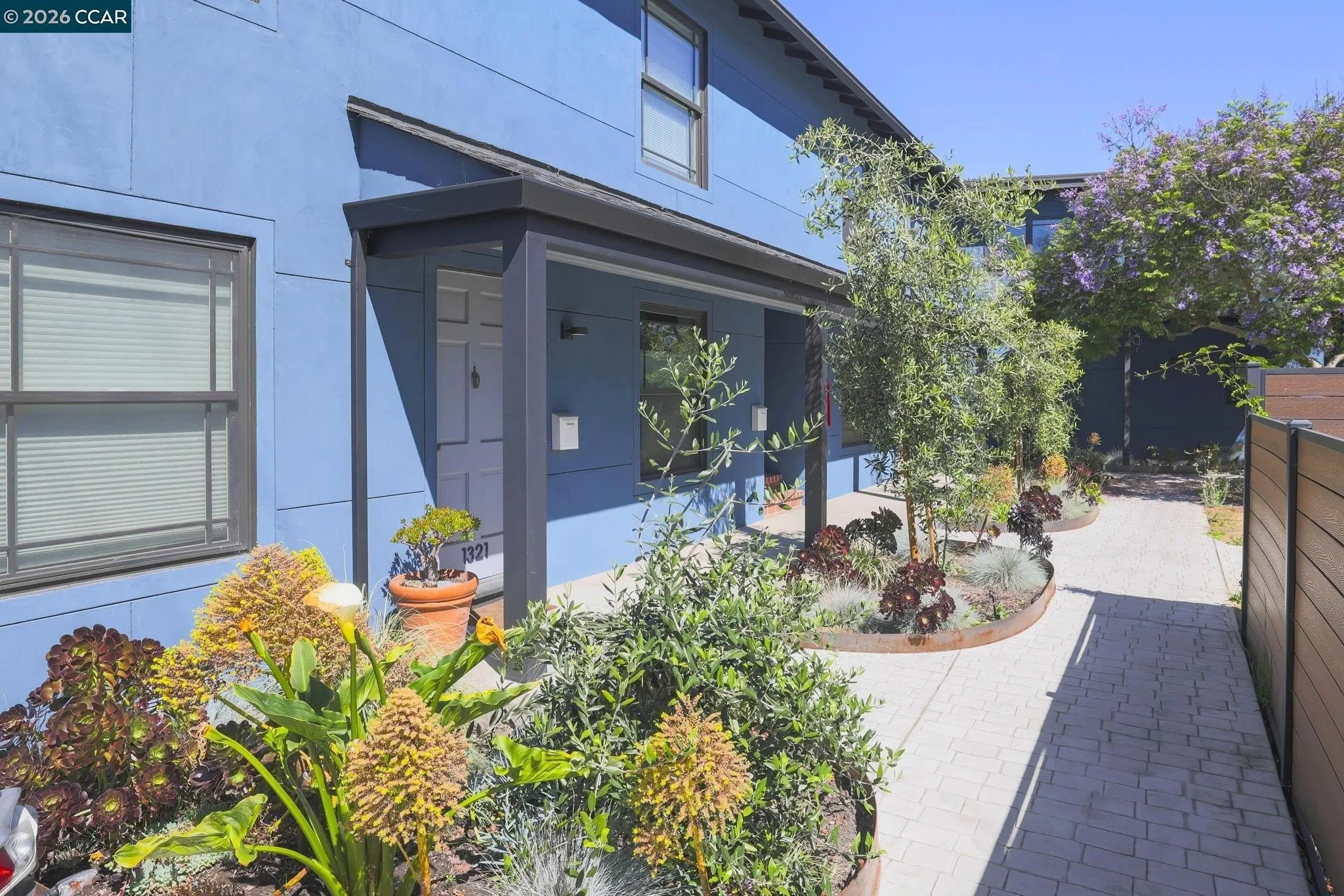 1325 Hopkins St Berkeley, CA 94702 photo 5