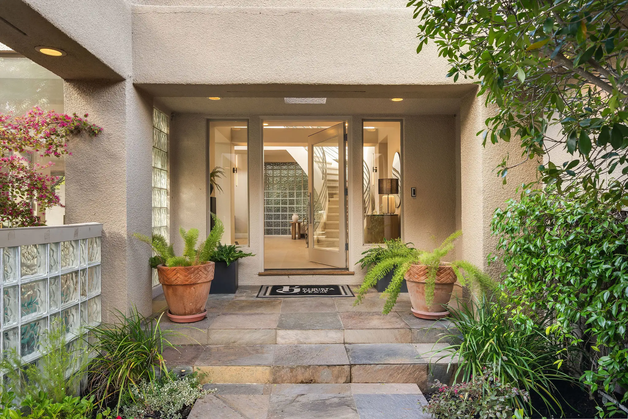 4257 Golden Oak Court photo 2