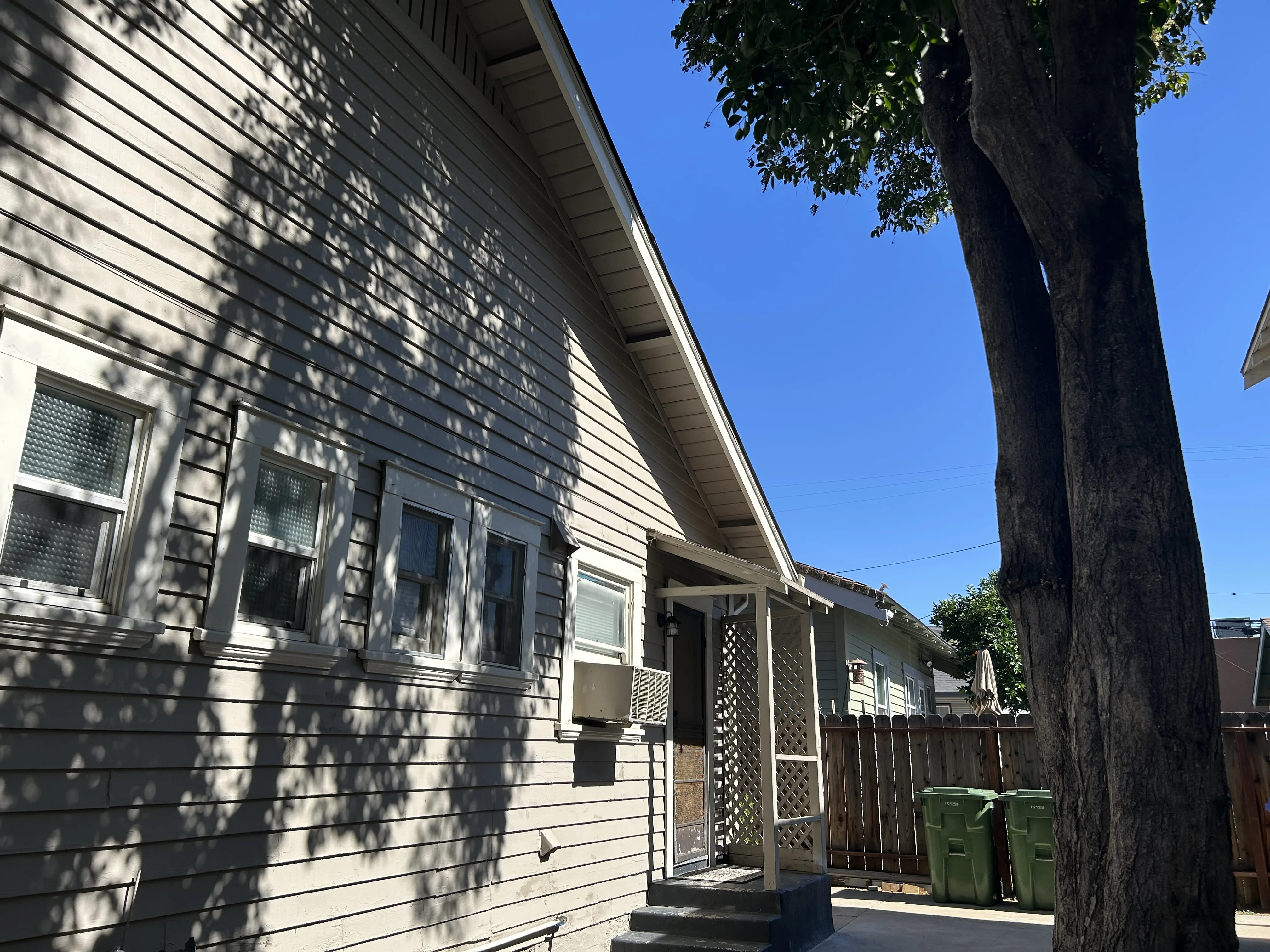 1143 Parker Ave photo 3
