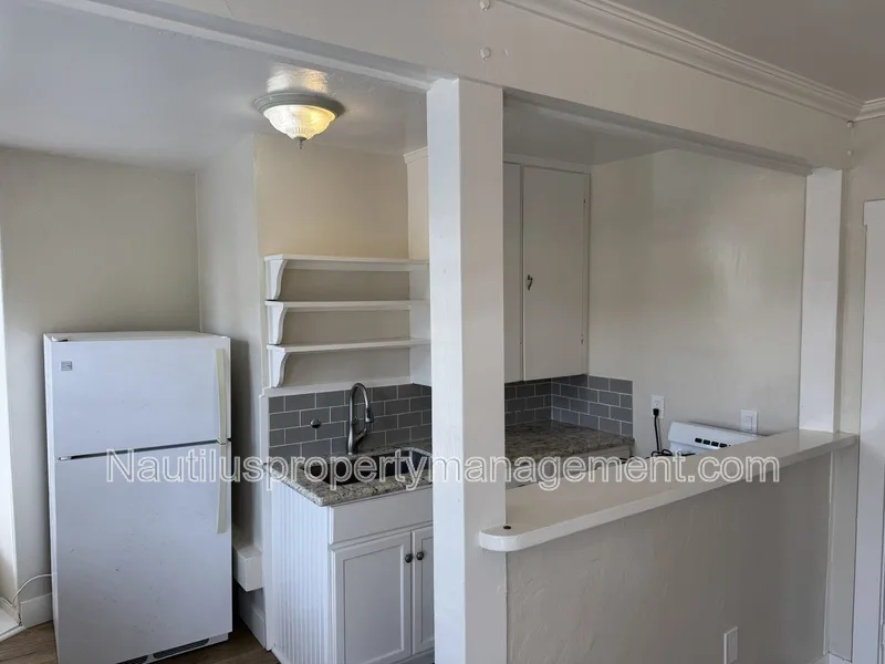202 Cherry Avenue photo 3