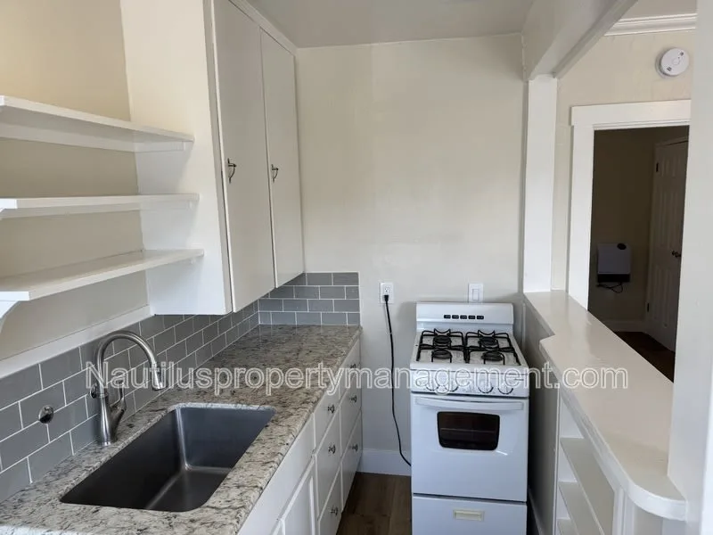 202 Cherry Avenue photo 4