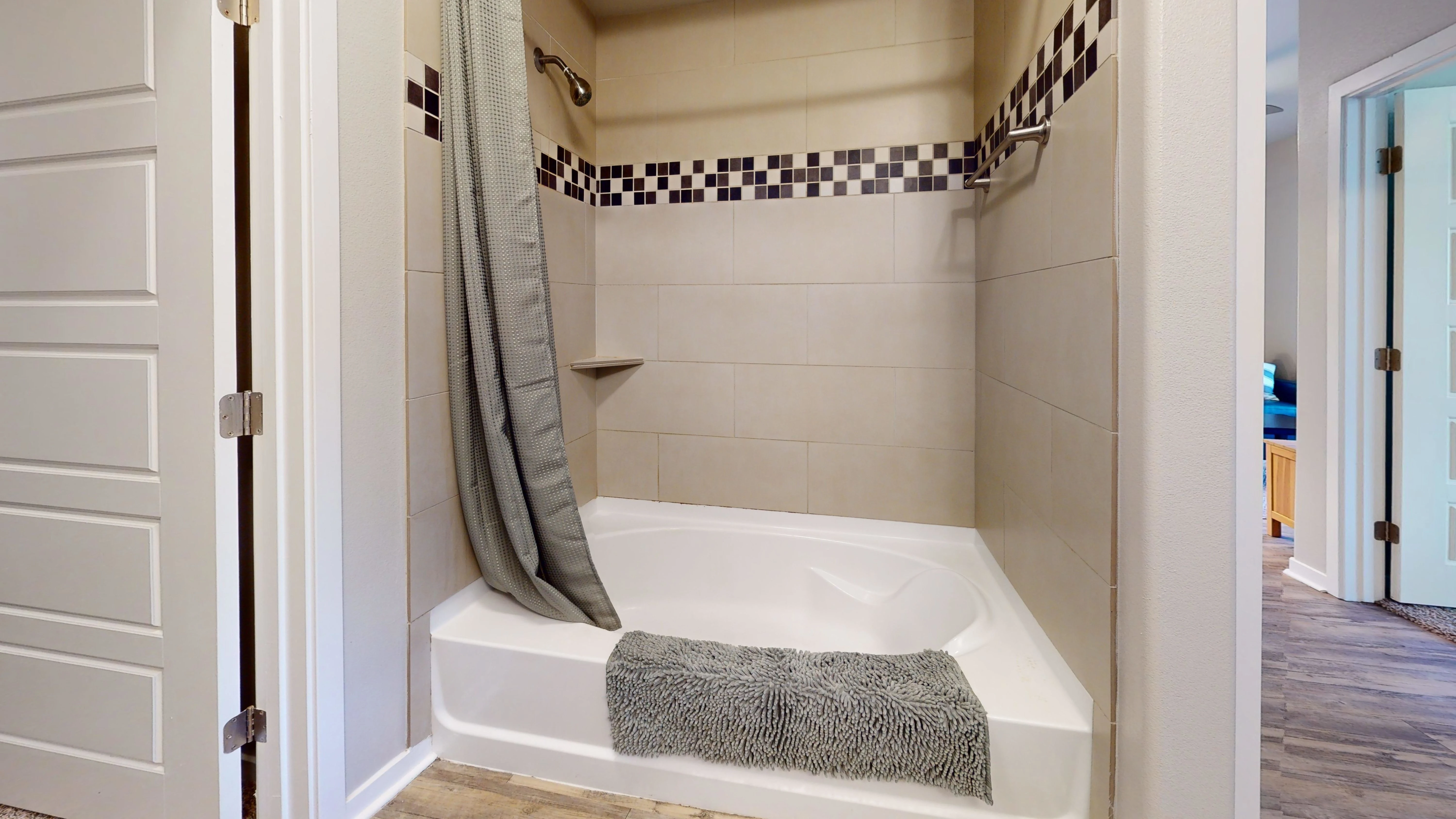 1260 W University Dr photo 5