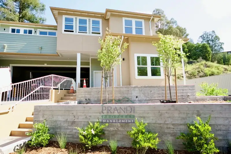 10 E Crescent Dr San Rafael, CA 94901