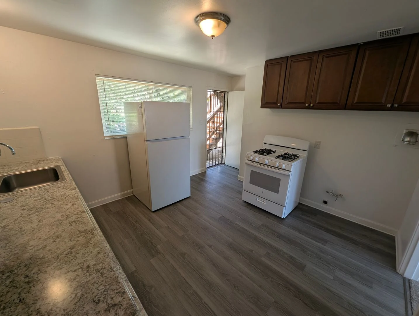 1745 21st Ave Oakland, CA 94606 photo 2