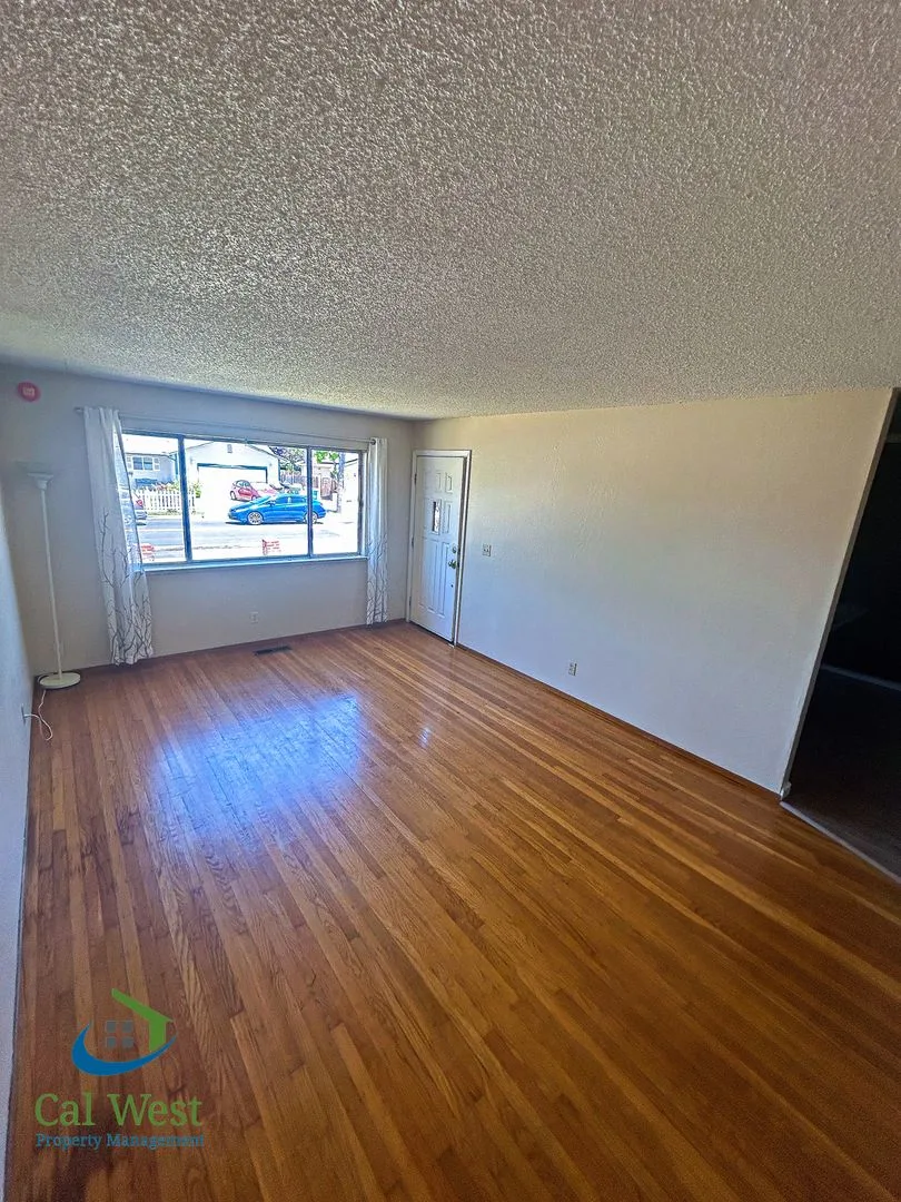 790 Welburn Ave Gilroy, CA 95020 photo 3