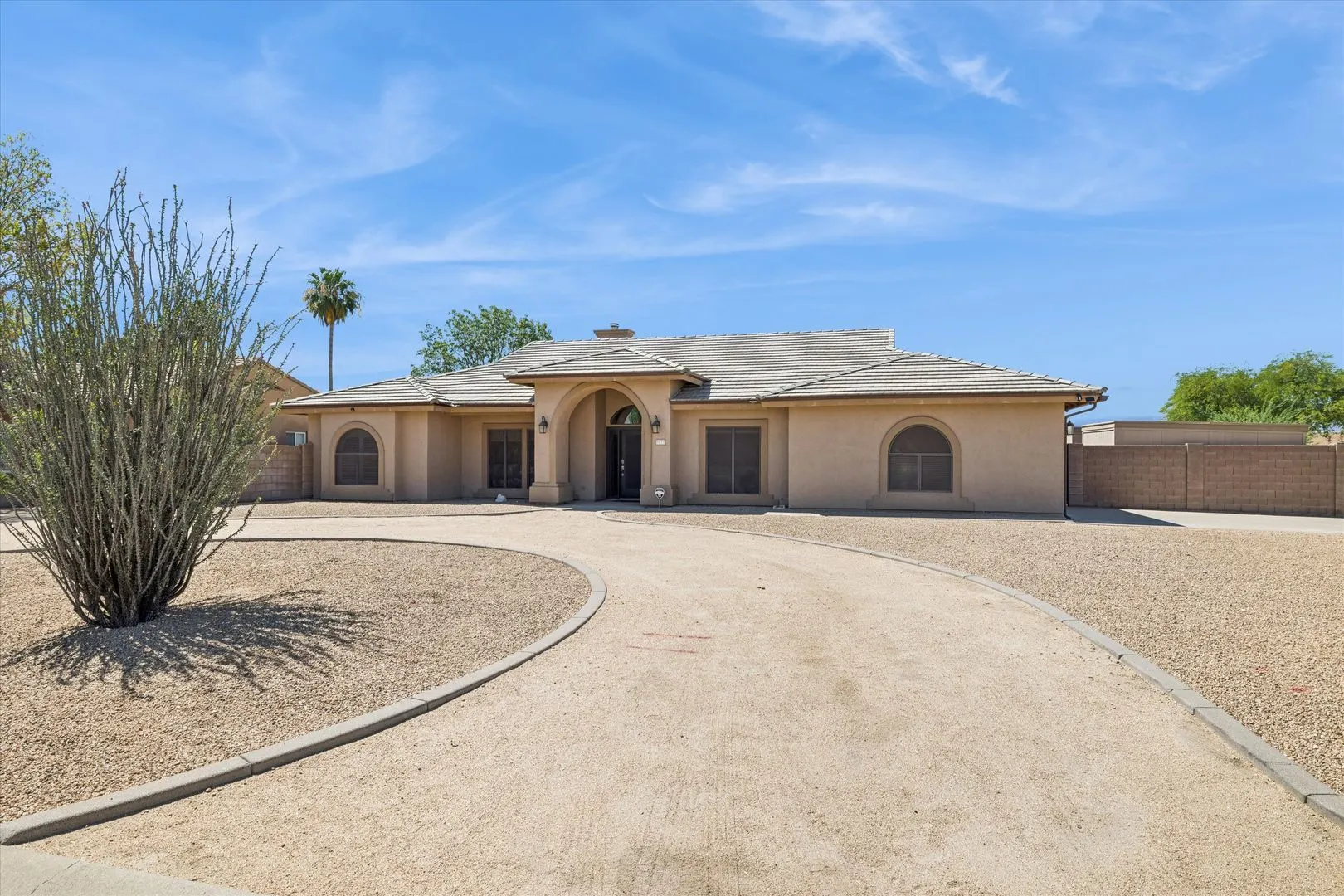 9033 W Patrick Ln Peoria, AZ 85383 photo 3