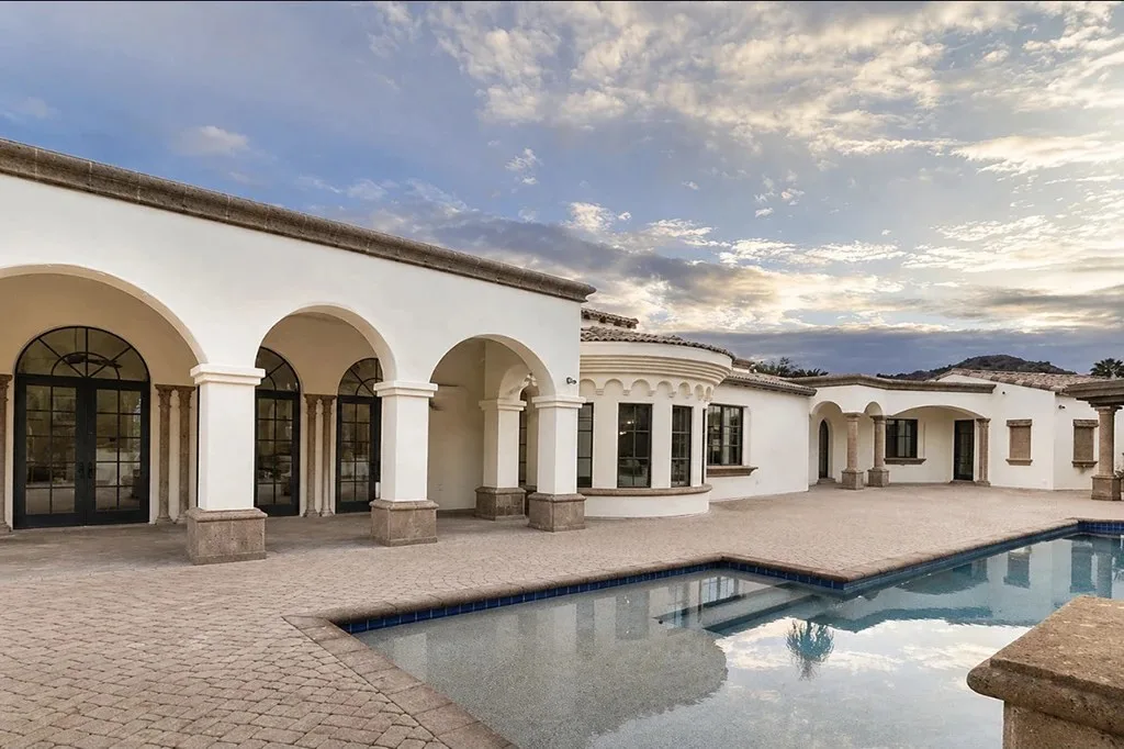 6770 E Bluebird Ln photo 3