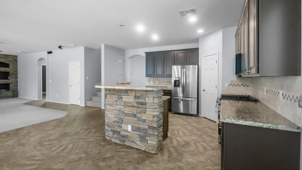8352 W Molly Ln photo 5