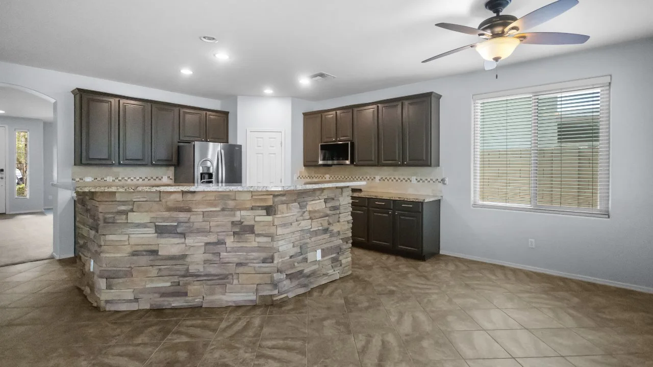 8352 W Molly Ln photo 4