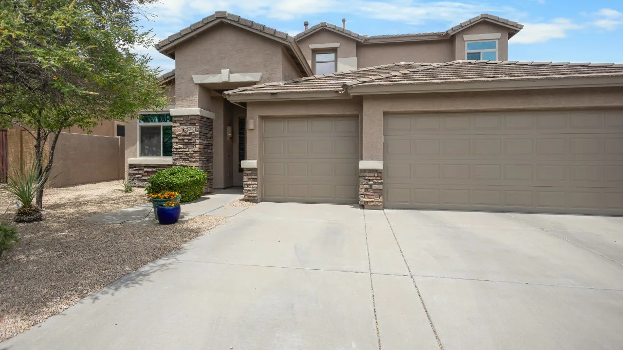 8352 W Molly Ln