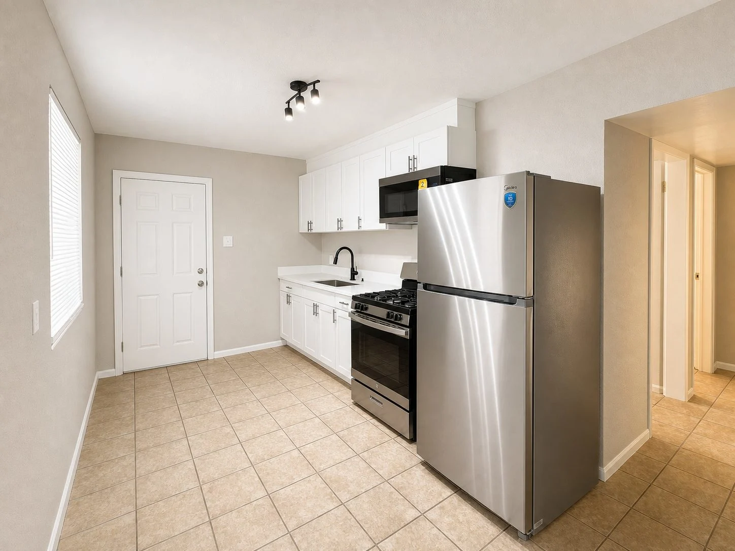 1507 W Tonto St photo 5