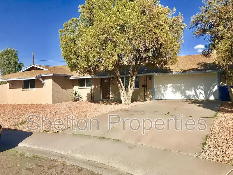 1421 S Roberts Rd Tempe, AZ 85281 photo 2