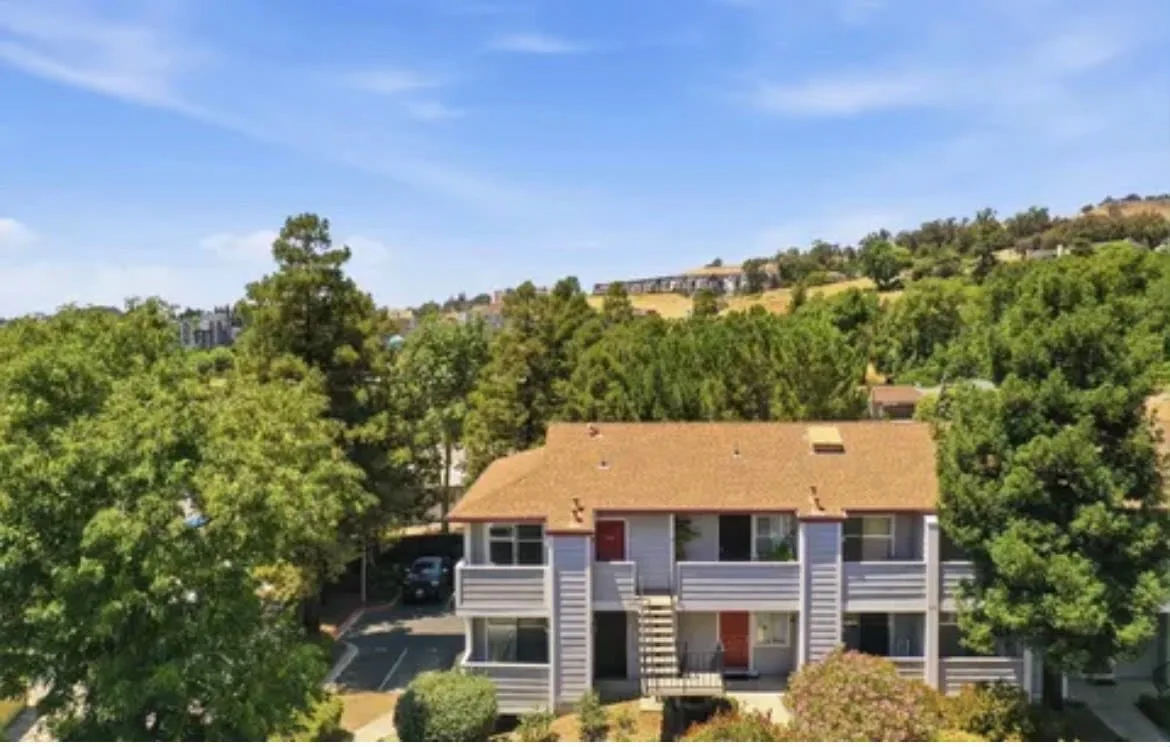 Comfortable Condo Living In Hayward?s Mission-garin Neighborhood photo 2