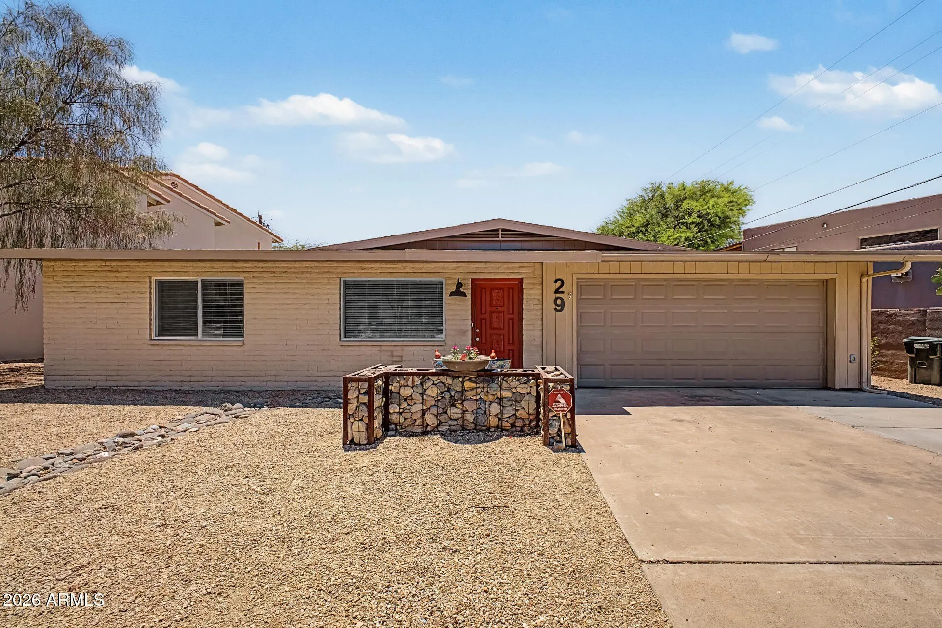 29 E Foothill Dr Phoenix, AZ 85020 photo 2