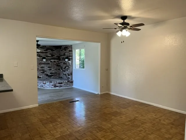 42854 Parkwood Street photo 4