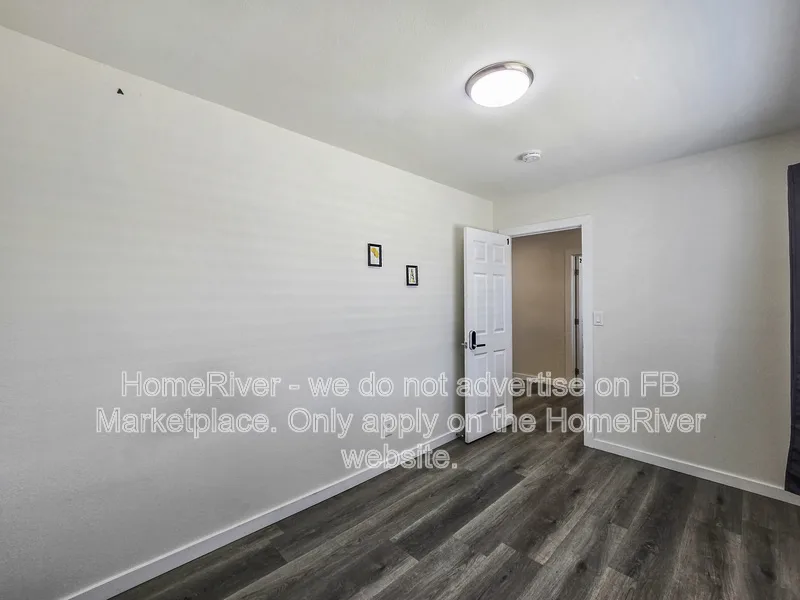1339 E Glenrosa Ave photo 5