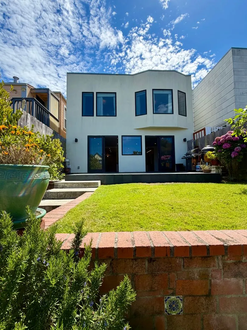 1251 40th Ave San Francisco, CA 94122 photo 2