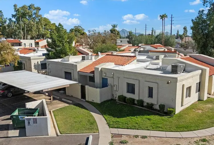 3207 W Loma Ln photo 2