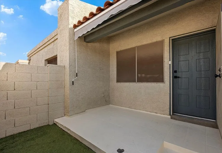 3207 W Loma Ln photo 5
