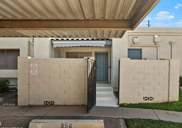 3207 W Loma Ln photo 3