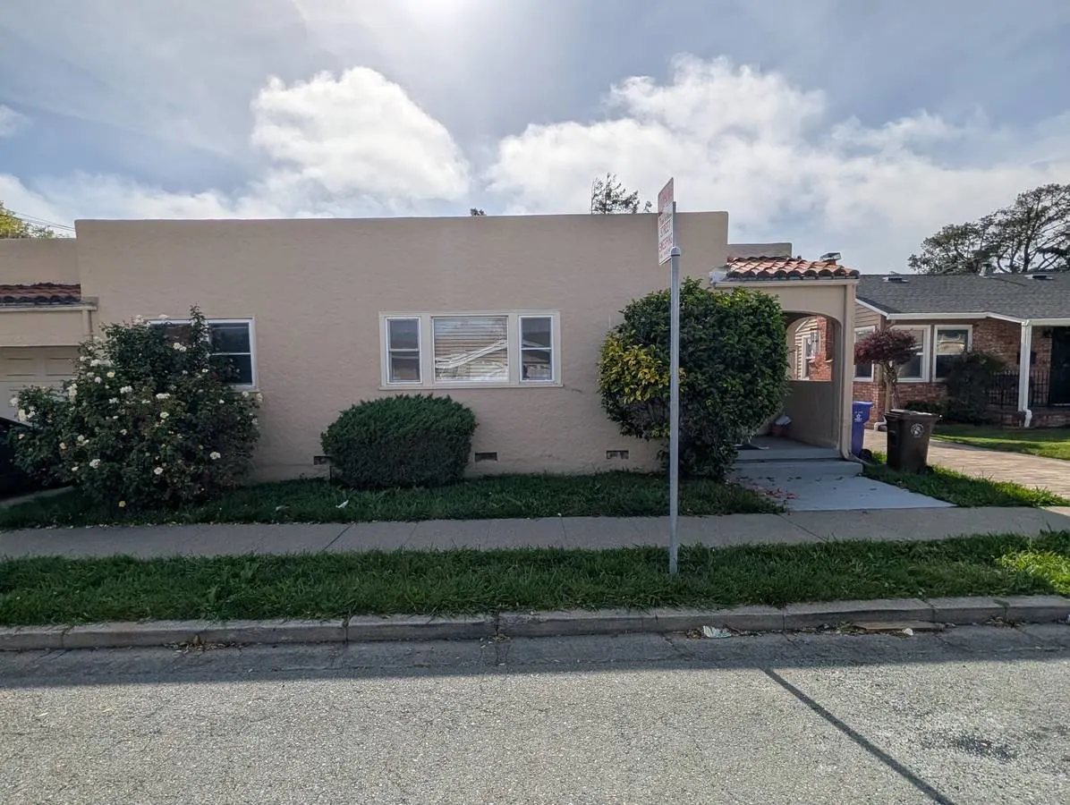813 38th Street