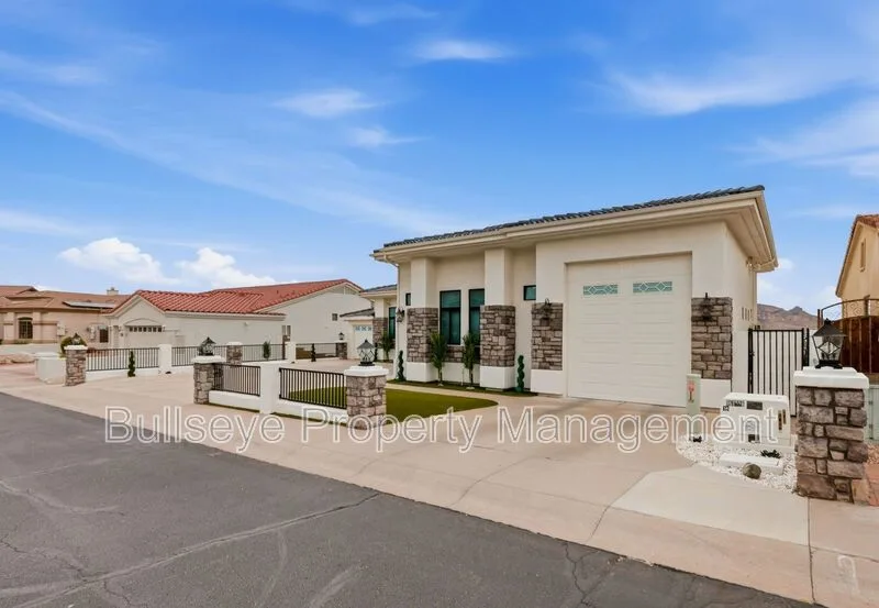 1527 E. Villa Maria Dr. photo 4
