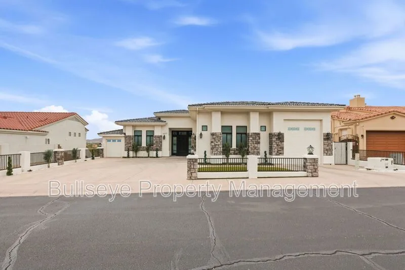 1527 E. Villa Maria Dr. photo 3