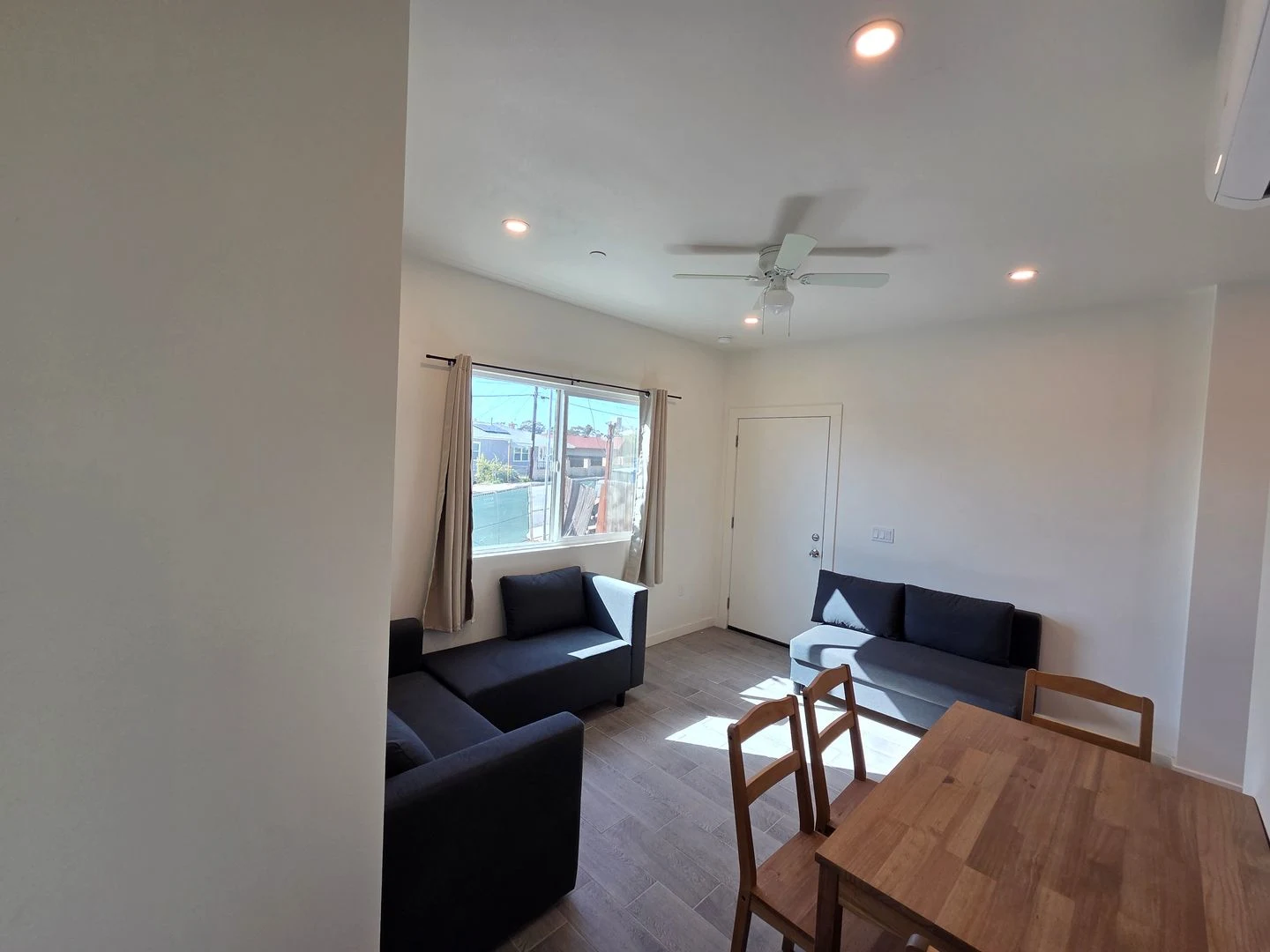 847 Winston Dr photo 2