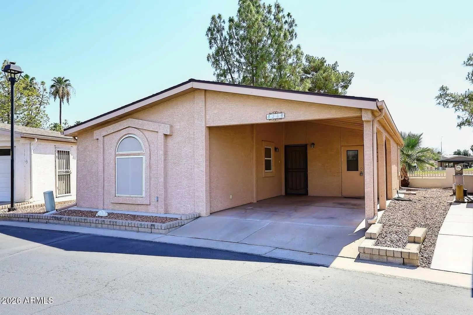 6249 S Pinehurst Dr Chandler, AZ 85249 photo 2