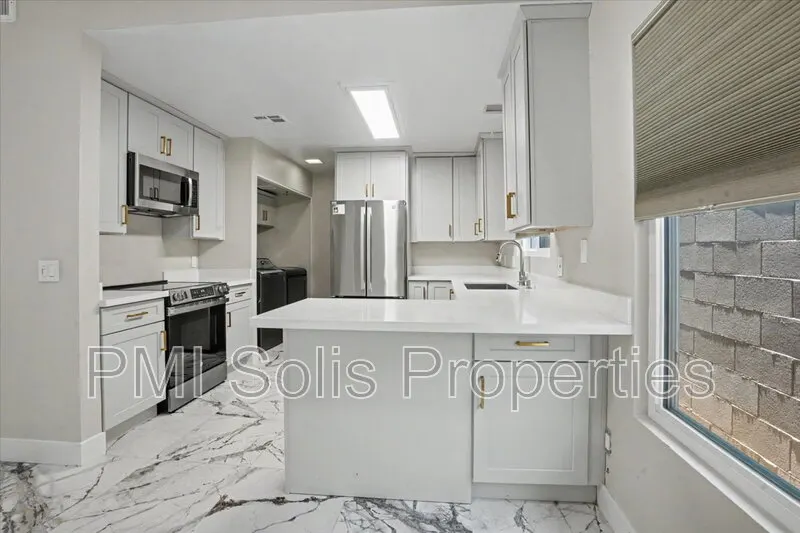 1510 E Taro Ln Phoenix, AZ 85024