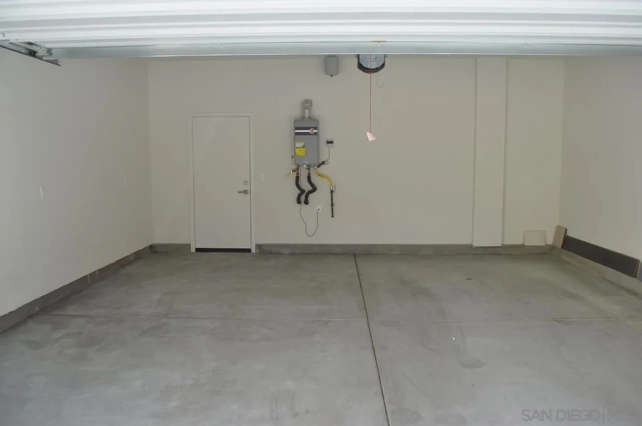 7877 Altana Way photo 2
