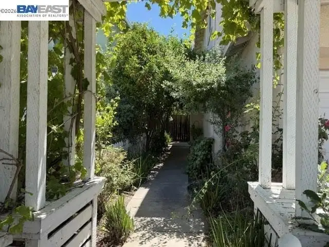 5168 Academy Rd Concord, CA 94521 photo 3