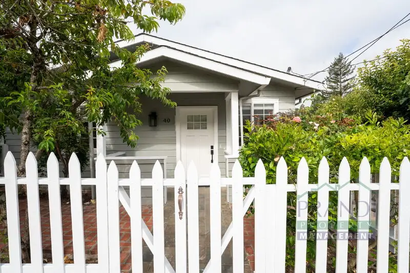 40 Pleasant Lane photo 3