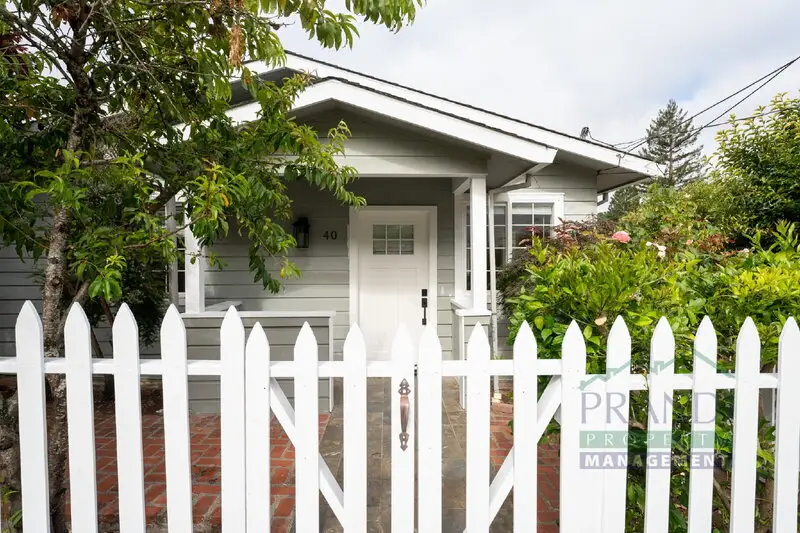 40 Pleasant Lane photo 2