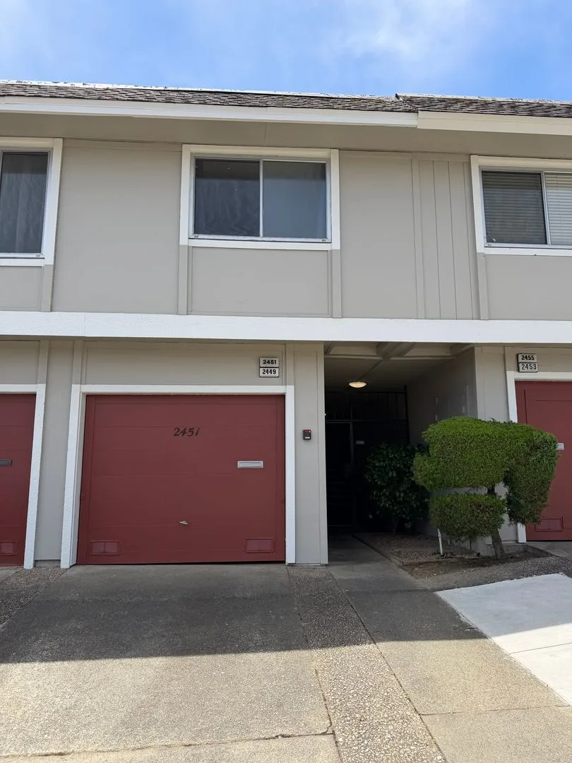 2BR/1BA Condo on Greendale · South San Francisco photo 2