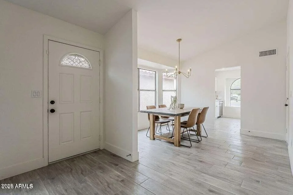 1 Bedroom Condo  (Move in Special!!) photo 4
