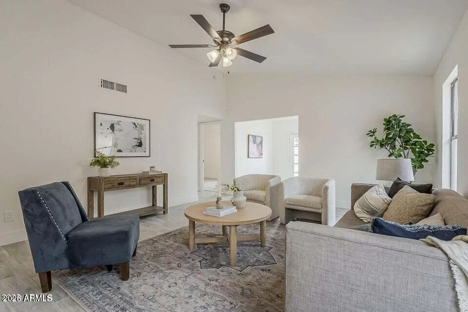 1 Bedroom Condo  (Move in Special!!) photo 5