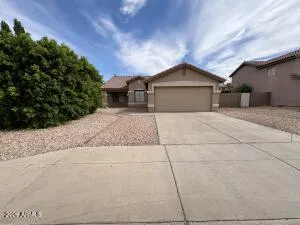 8556 W Carol Ave Peoria, AZ 85345 photo 2