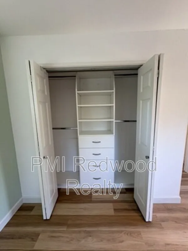 855 Fifteenth Ave Menlo Park, CA 94025 photo 2