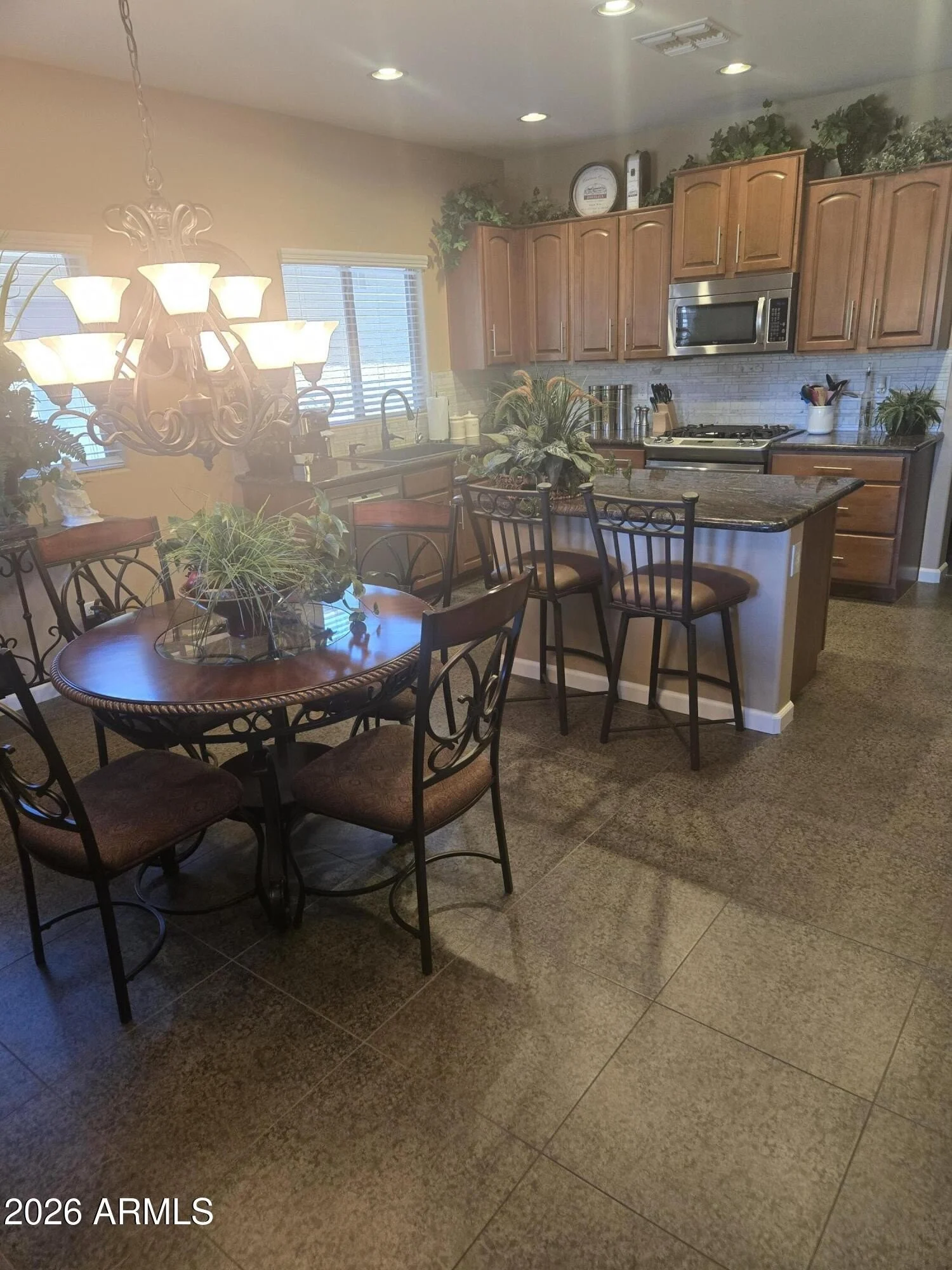 1184 W DESERT HOLLOW Drive photo 5