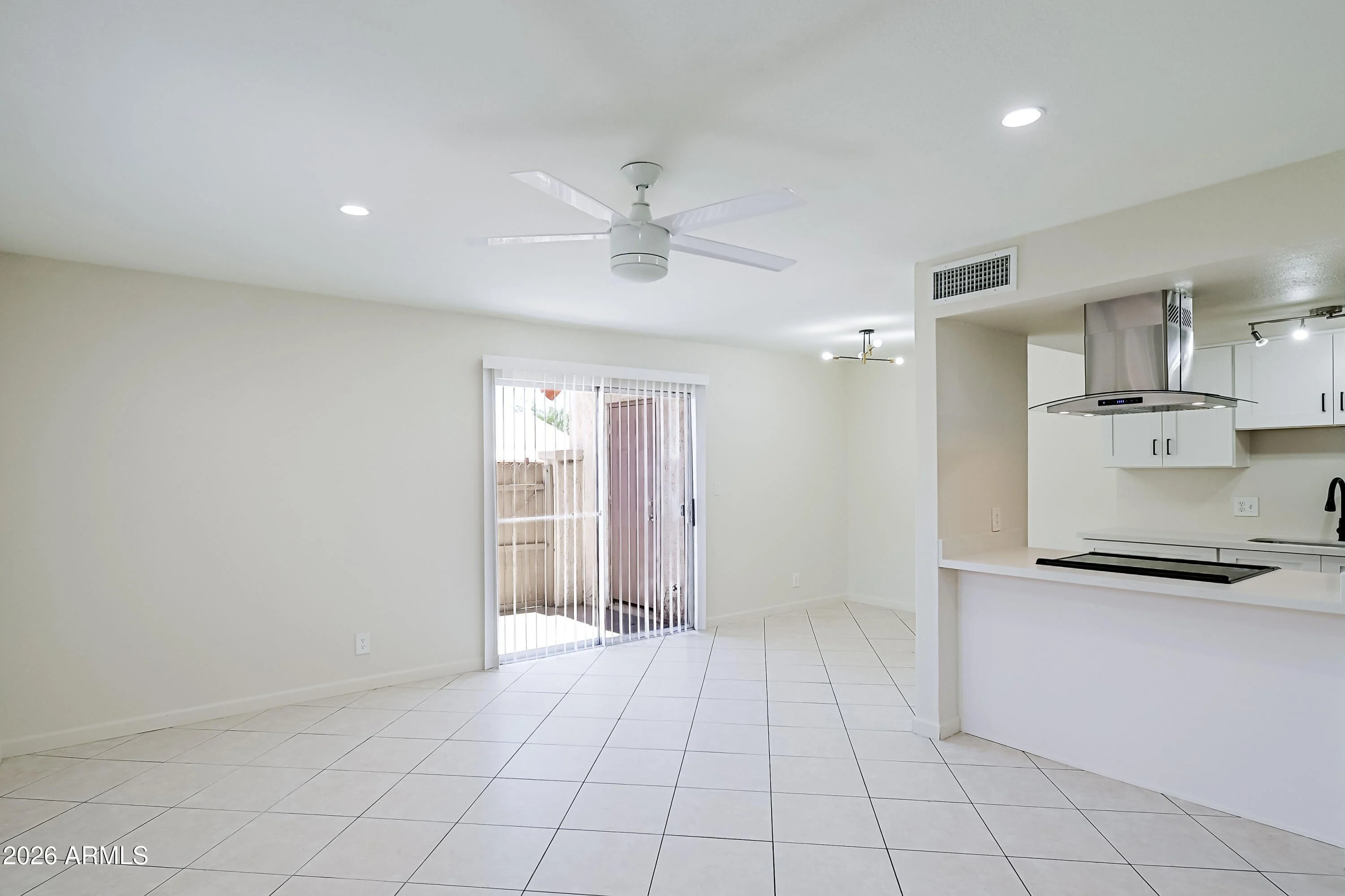 1237 E Lawrence Ln Phoenix, AZ 85020 photo 4