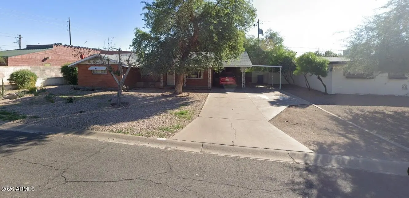 727 E Solana Dr Tempe, AZ 85281 photo 2
