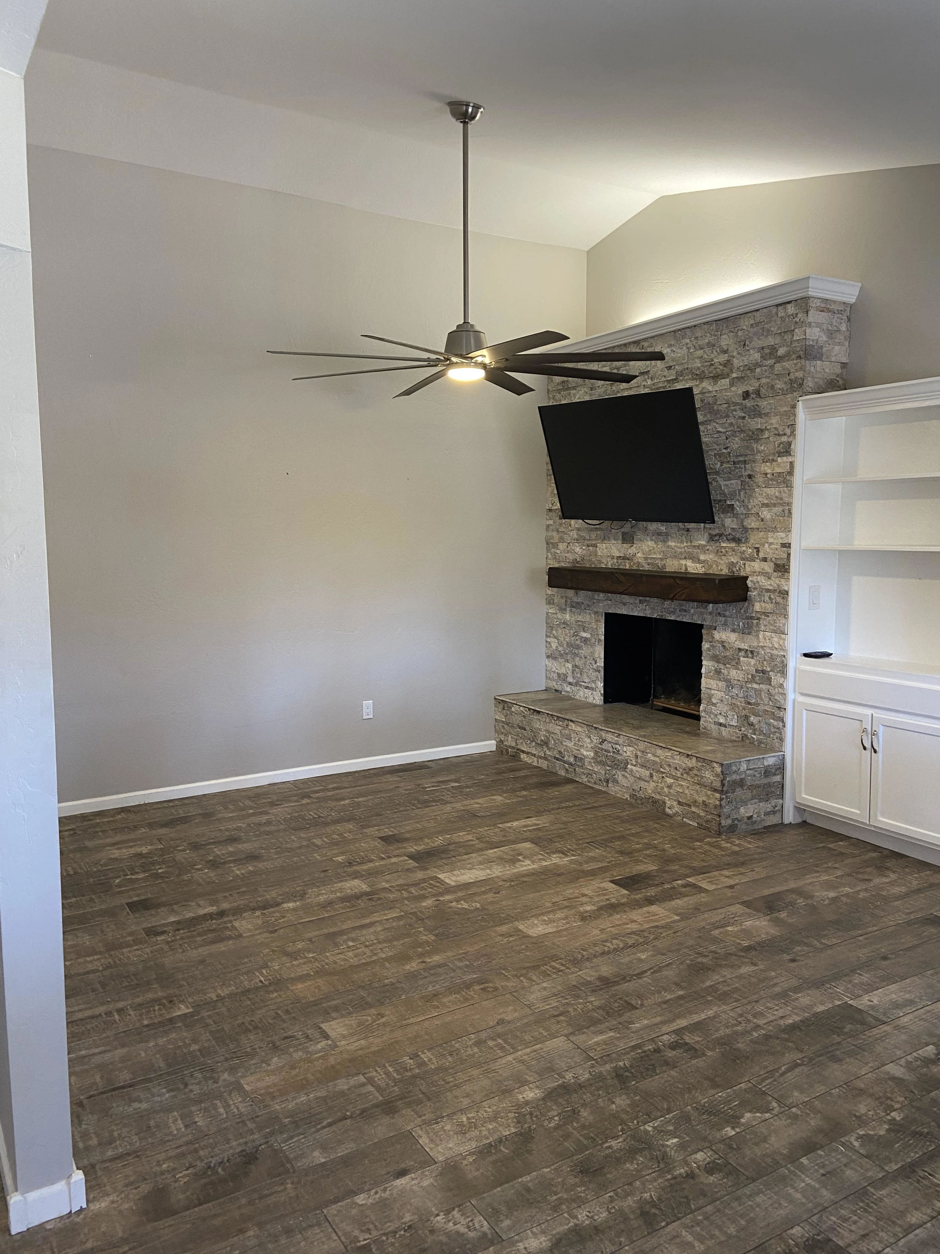 102 West Loma Vista Drive