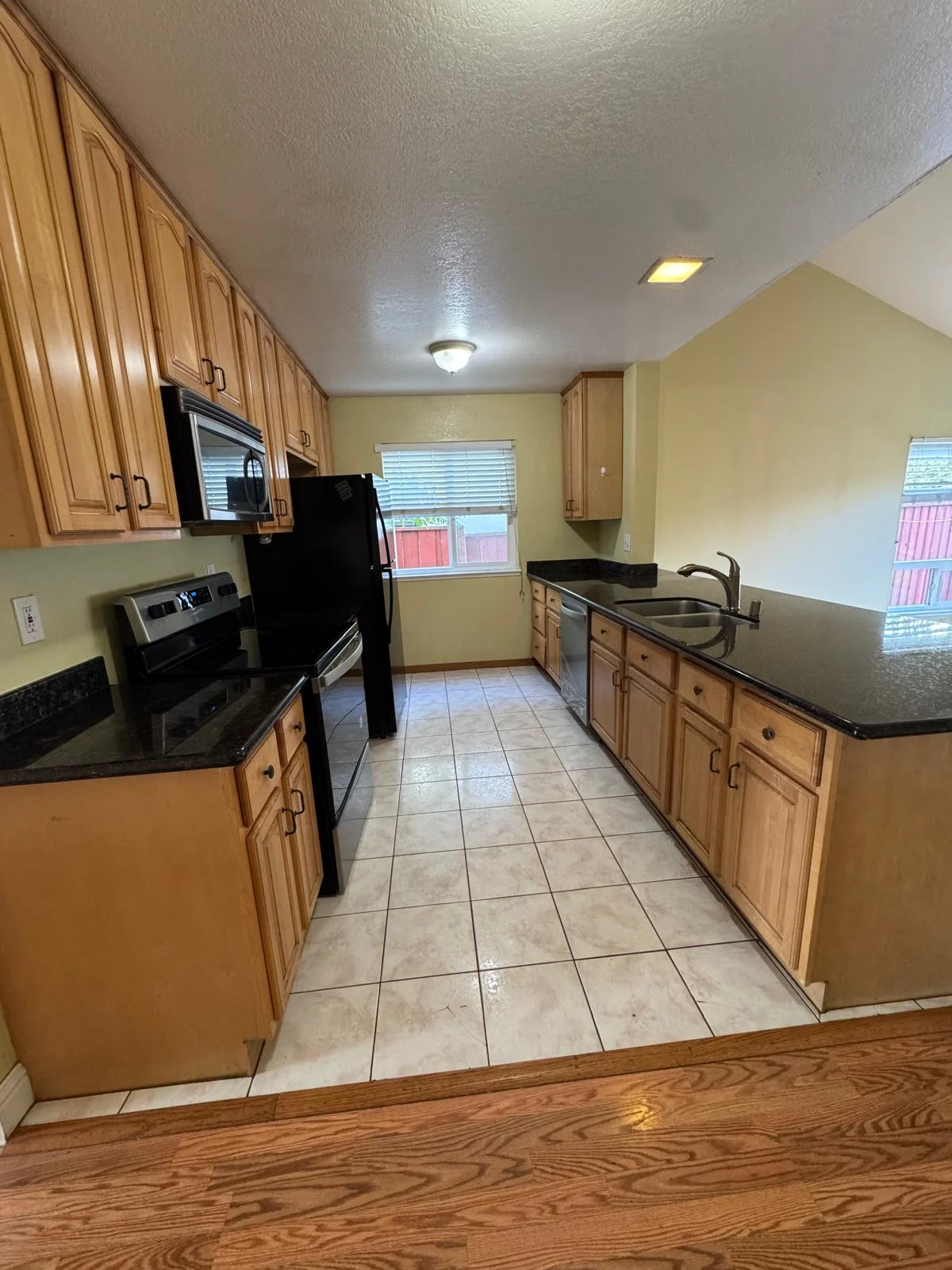 3380 Alder Ave photo 5