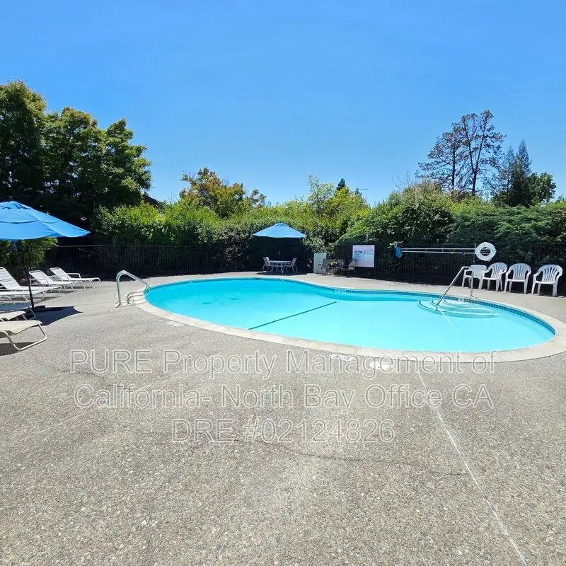 963 Santa Cruz Way Rohnert Park, CA 94928 photo 2