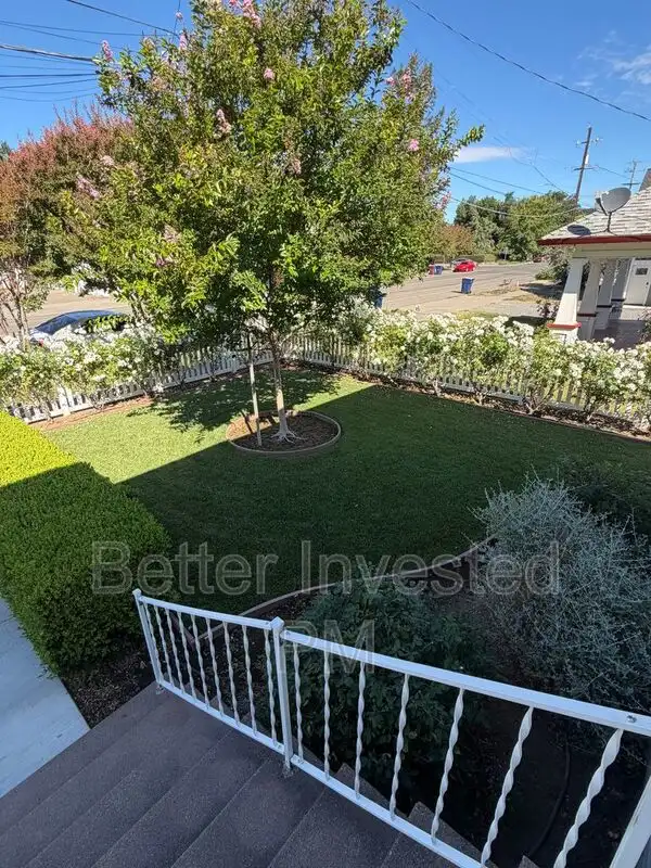 204 N Main St Cloverdale, CA 95425 photo 3