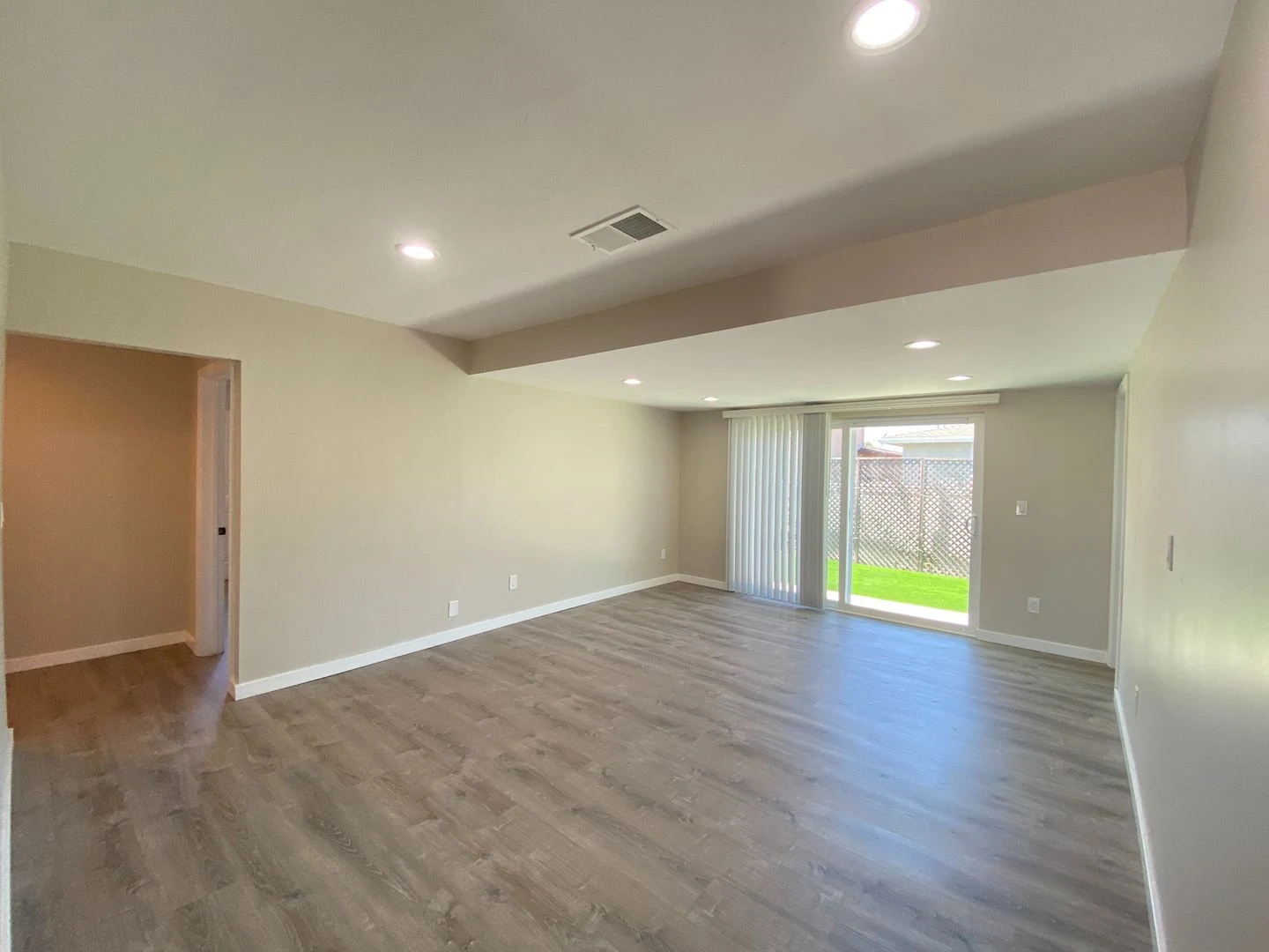 8BD/3BA, Great Yard and Patio! photo 5