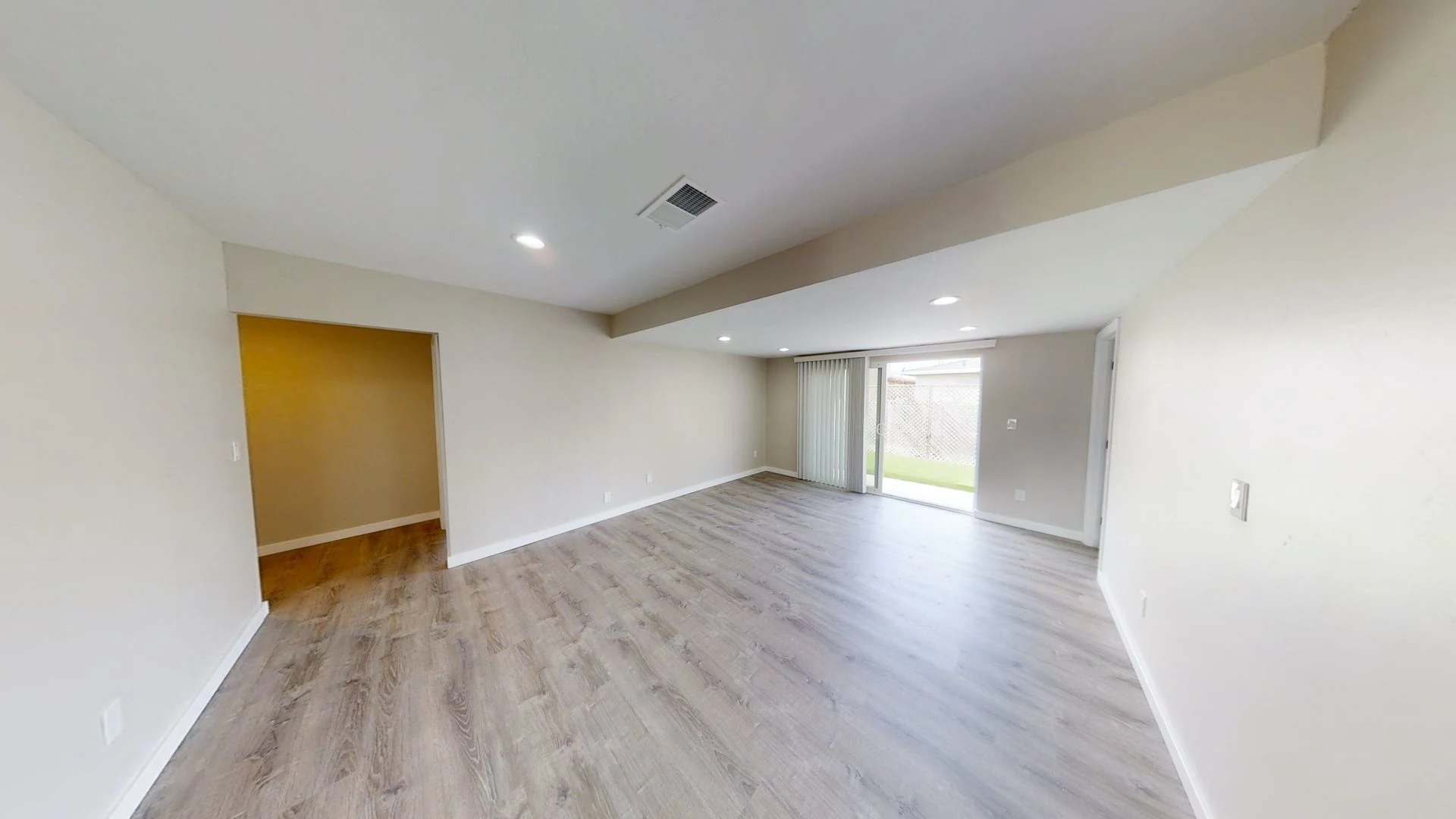 8BD/3BA, Great Yard and Patio! photo 4